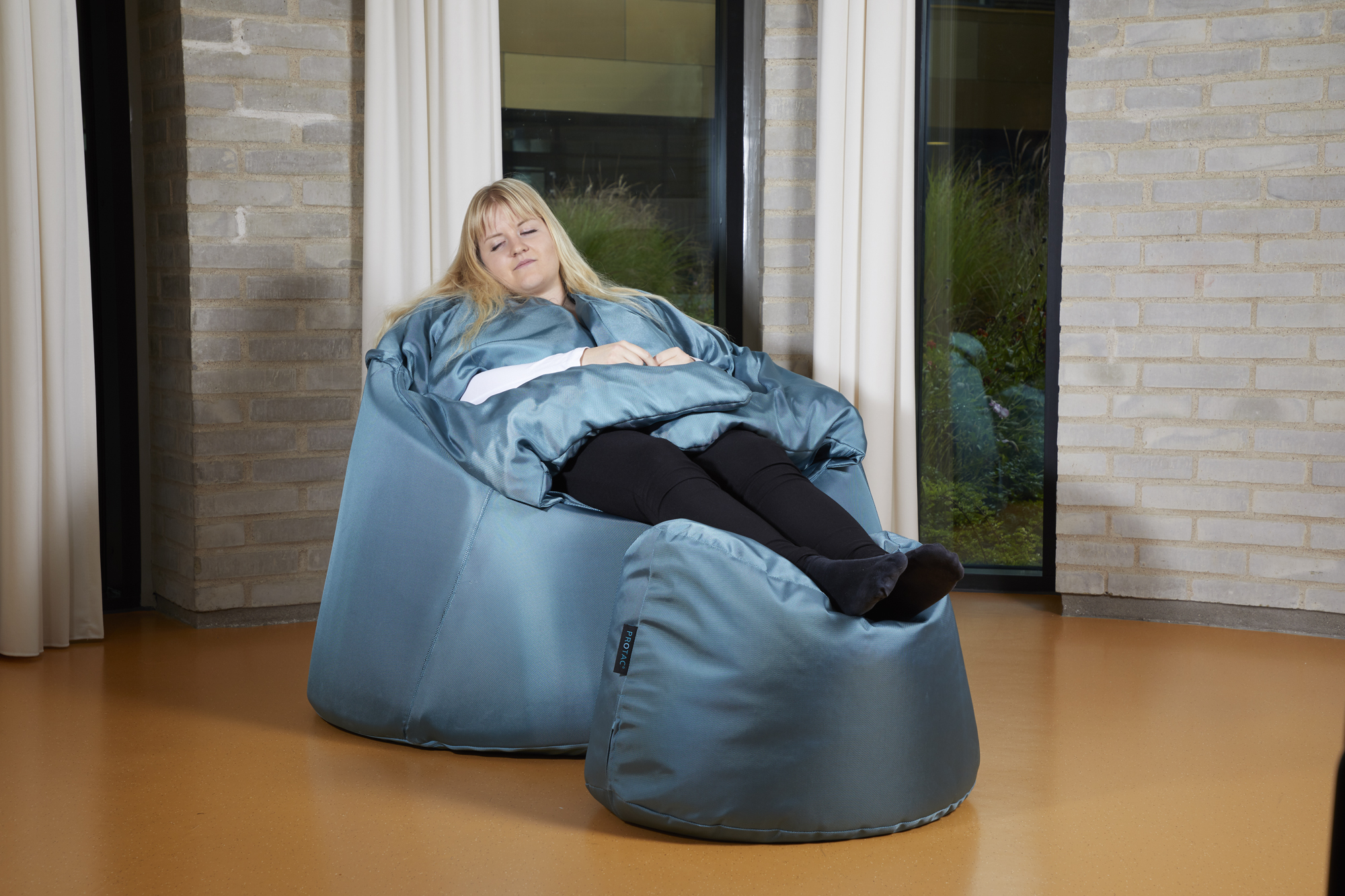 Ro og trivsel hos borgere og medarbejdere på bosteder med sansestimulerende hjælpemidler 